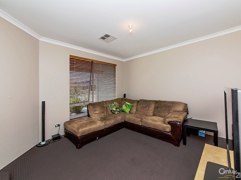 17 Tickner Parade, Ellenbrook WA 6069