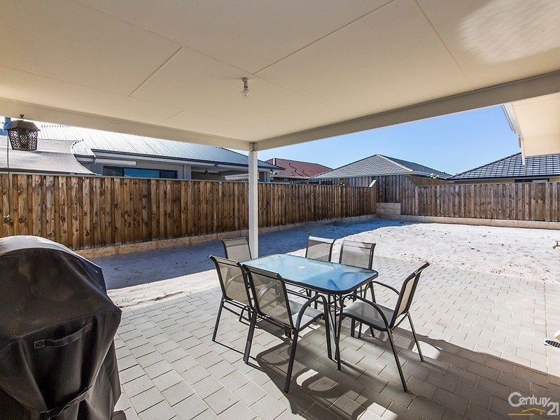 17 Tickner Parade, Ellenbrook WA 6069