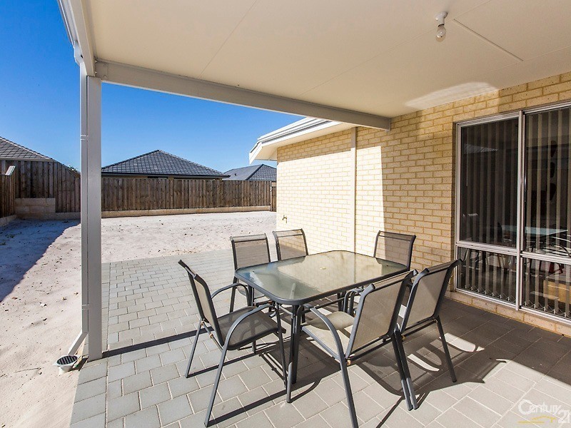 17 Tickner Parade, Ellenbrook WA 6069