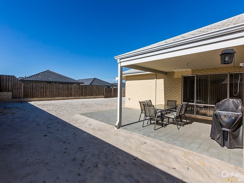 17 Tickner Parade, Ellenbrook WA 6069