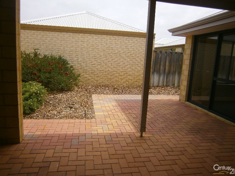 16 Elmina Avenue, Ellenbrook WA 6069