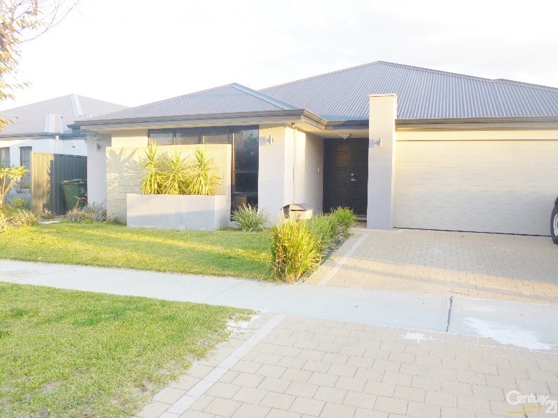 15 Bellazario Promenade, Aveley WA 6069