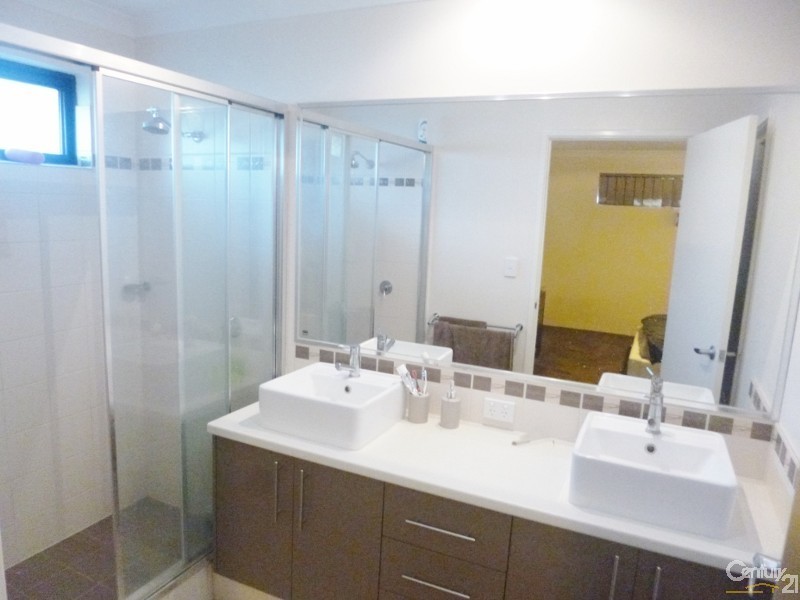 15 Bellazario Promenade, Aveley WA 6069