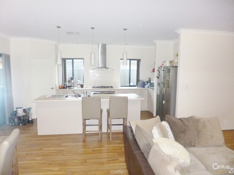 15 Bellazario Promenade, Aveley WA 6069