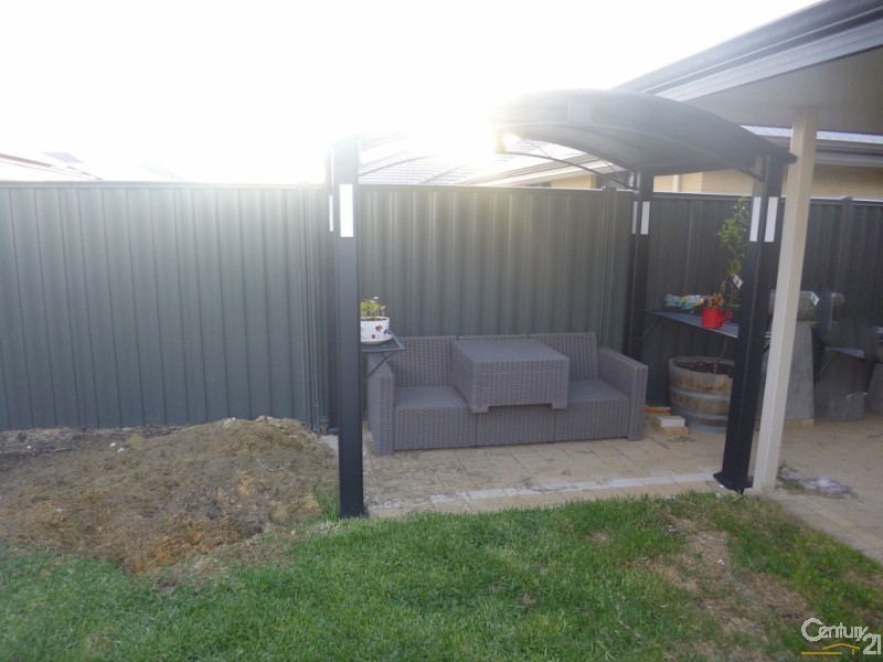 15 Bellazario Promenade, Aveley WA 6069