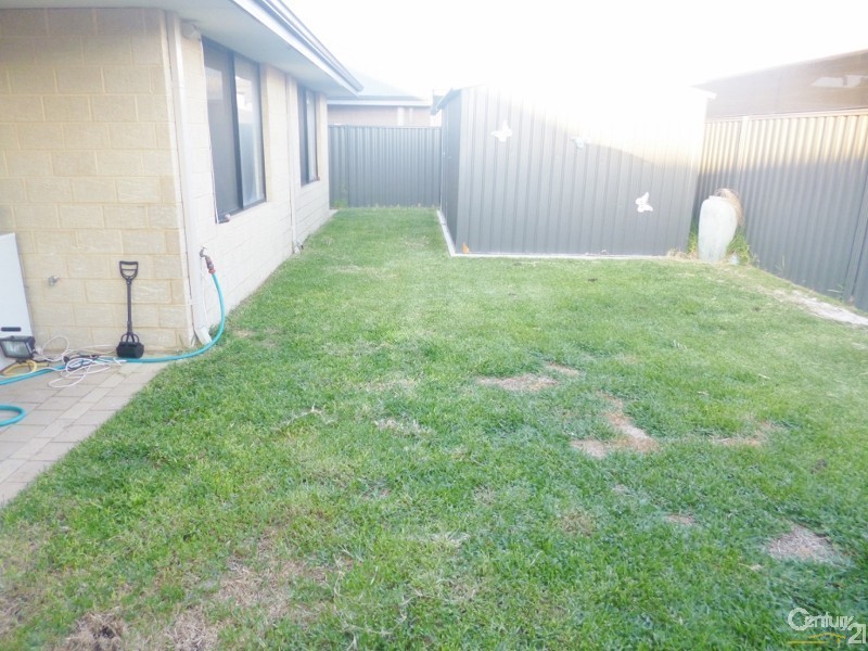 15 Bellazario Promenade, Aveley WA 6069