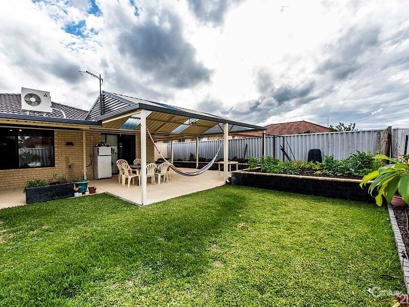 9 Blanc Close, Caversham WA 6055