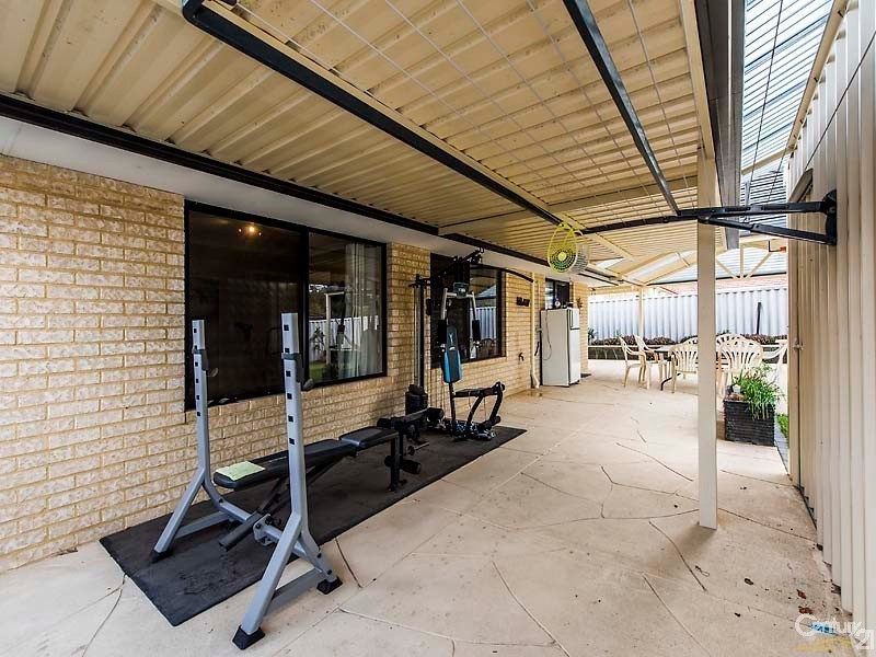 9 Blanc Close, Caversham WA 6055