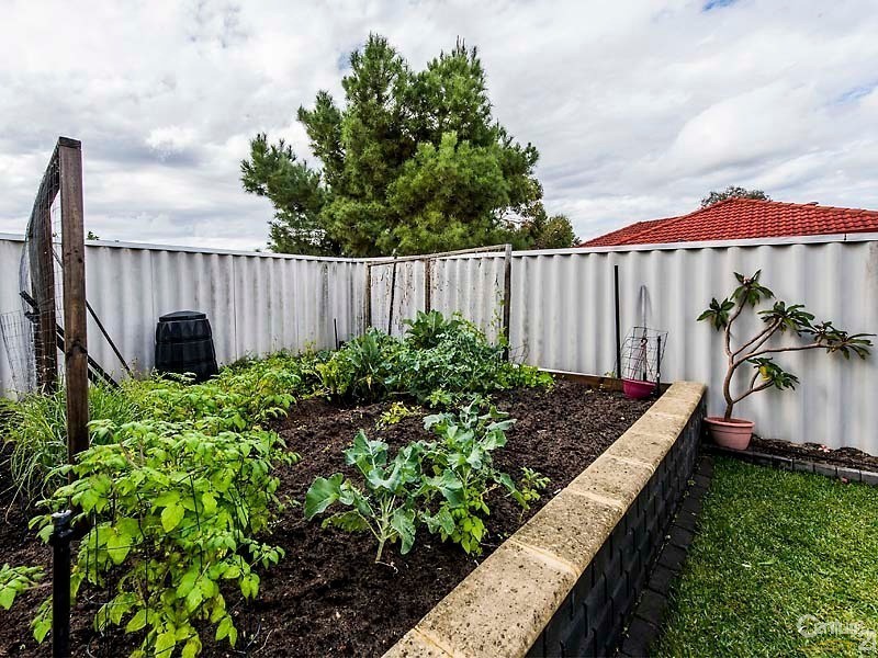 9 Blanc Close, Caversham WA 6055