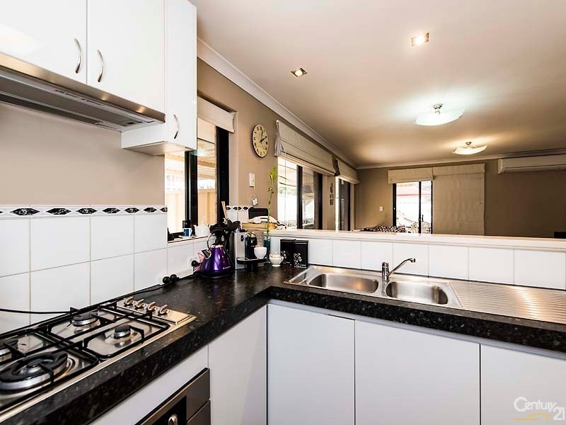 9 Blanc Close, Caversham WA 6055