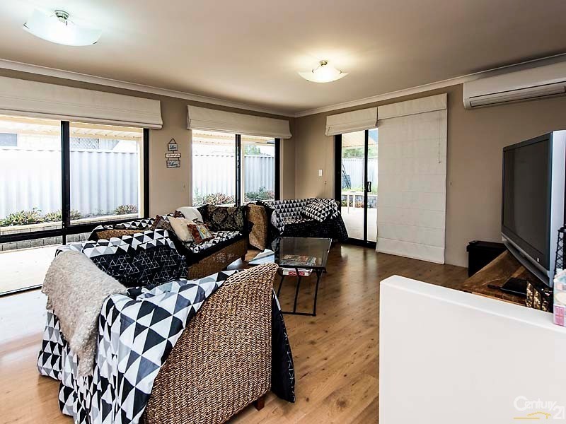 9 Blanc Close, Caversham WA 6055