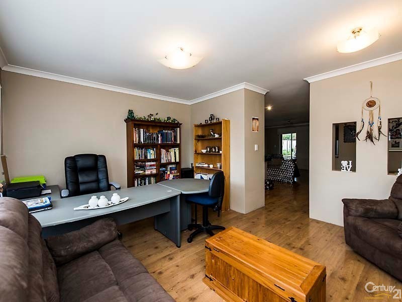 9 Blanc Close, Caversham WA 6055