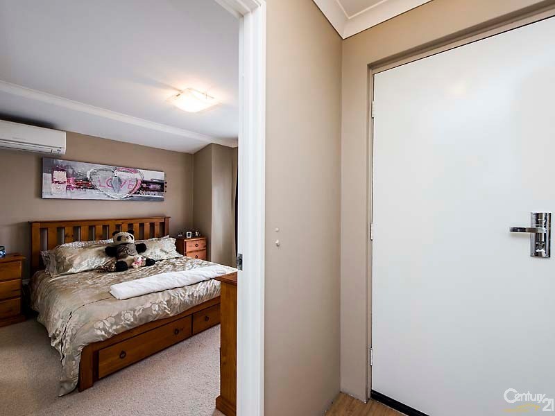 9 Blanc Close, Caversham WA 6055