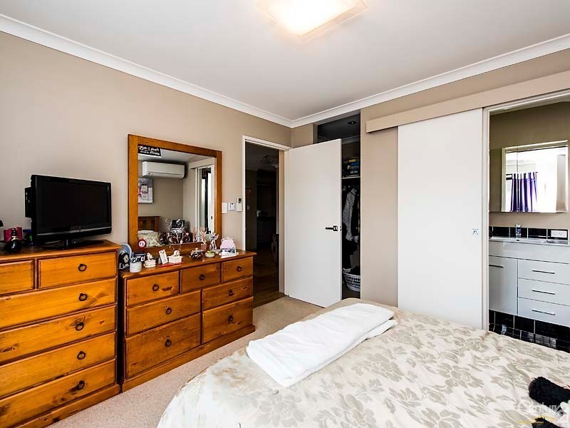 9 Blanc Close, Caversham WA 6055
