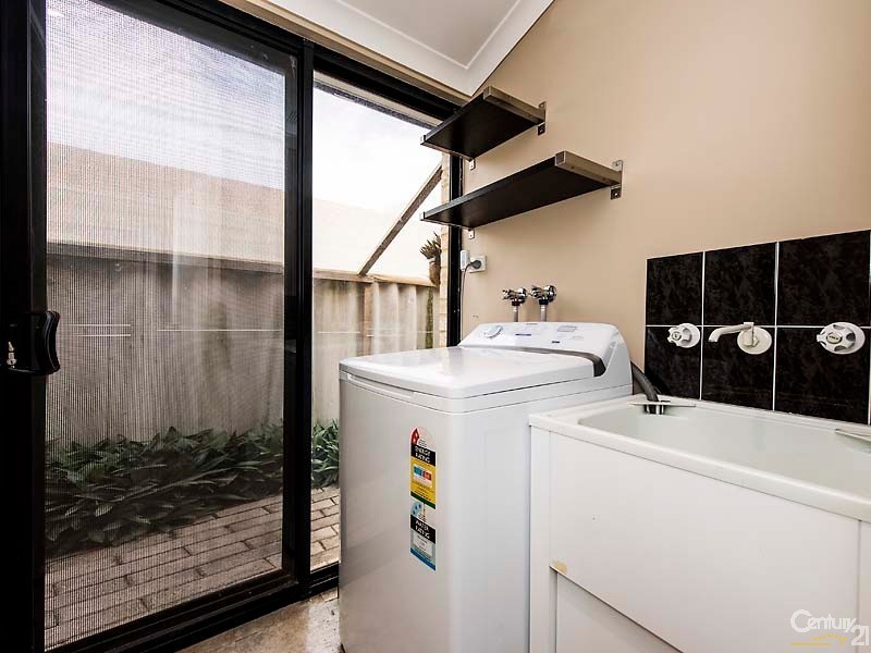 9 Blanc Close, Caversham WA 6055