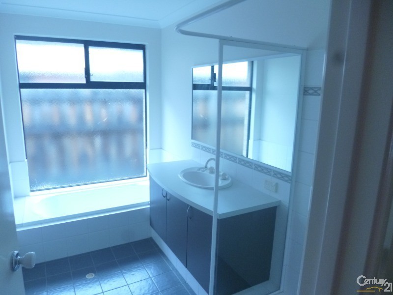 18 Larawa Circle, Ellenbrook WA 6069