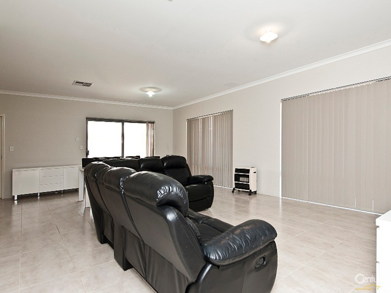 8 Villena Parade, Alkimos WA 6038