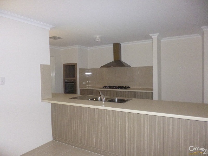 9 BELLAZARIO PROMENADE, Aveley WA 6069
