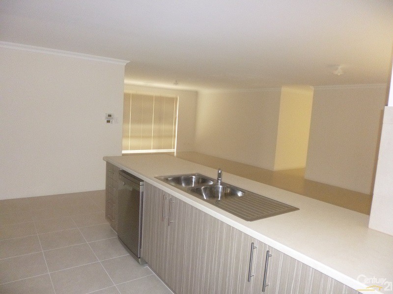 9 BELLAZARIO PROMENADE, Aveley WA 6069