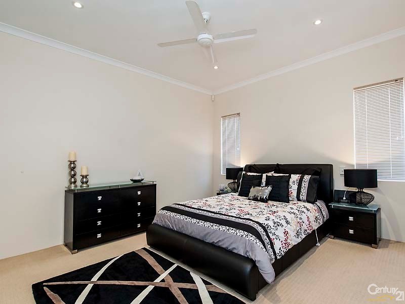 8 Opalite Way, Aveley WA 6069