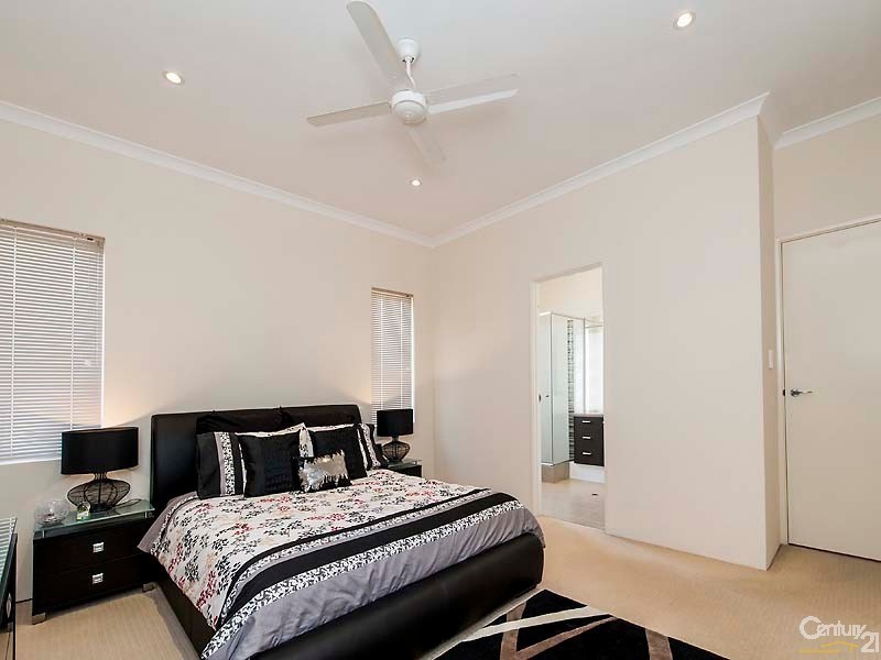 8 Opalite Way, Aveley WA 6069