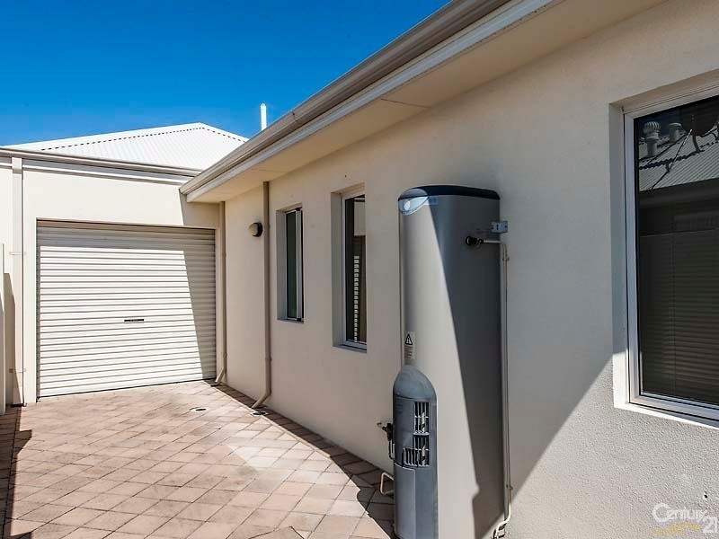 8 Opalite Way, Aveley WA 6069