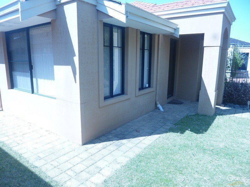 4 SIENA LANE, Ellenbrook WA 6069