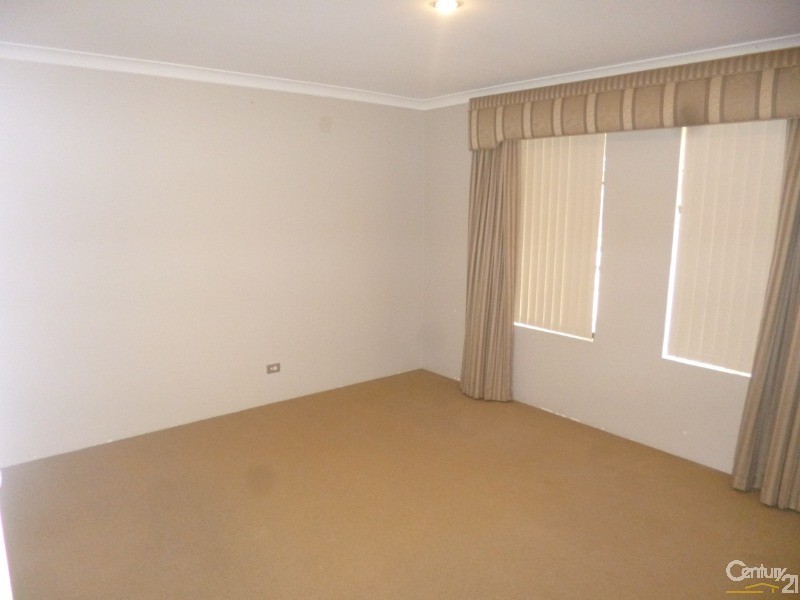 4 SIENA LANE, Ellenbrook WA 6069