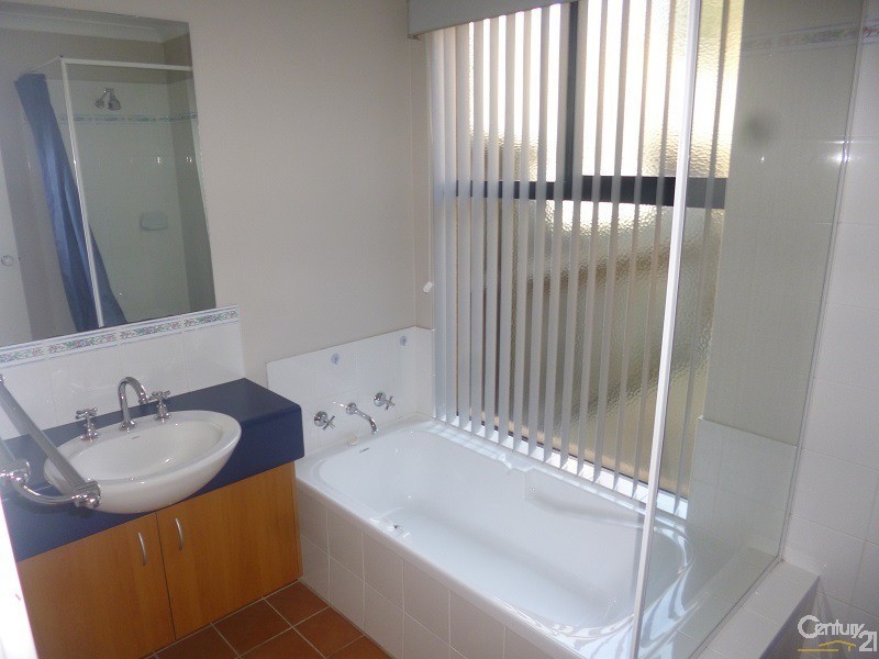 4 SIENA LANE, Ellenbrook WA 6069