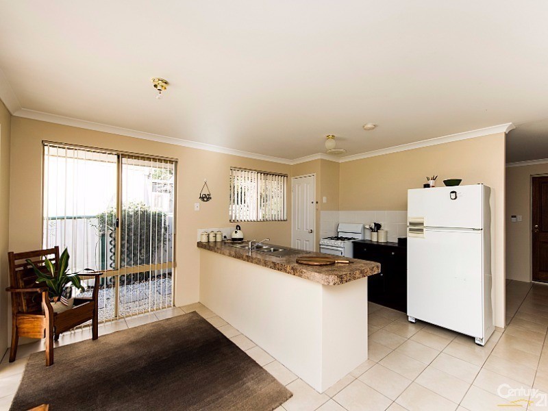 13 Gladstone Ave, Swan View WA 6056