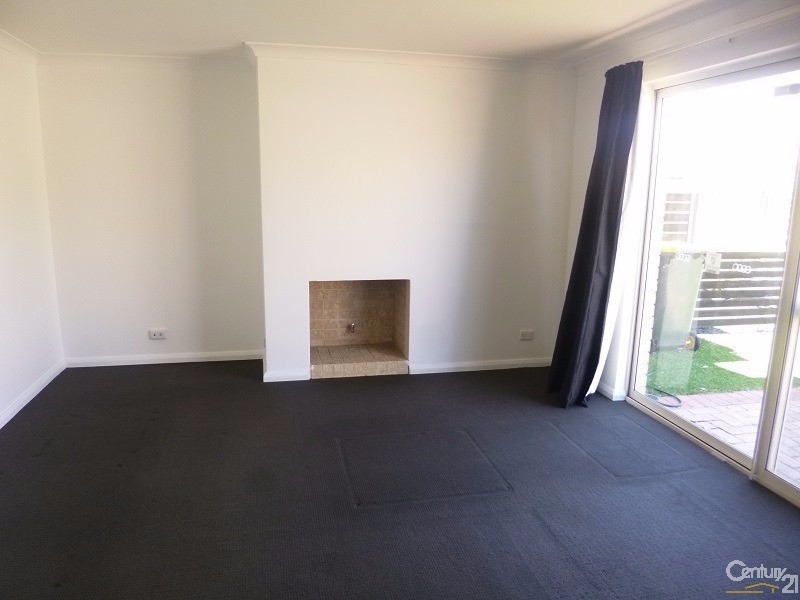 17 LAKEFRONT CIRCLE, The Vines WA 6069