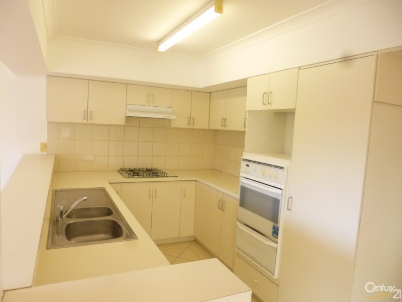 17 LAKEFRONT CIRCLE, The Vines WA 6069