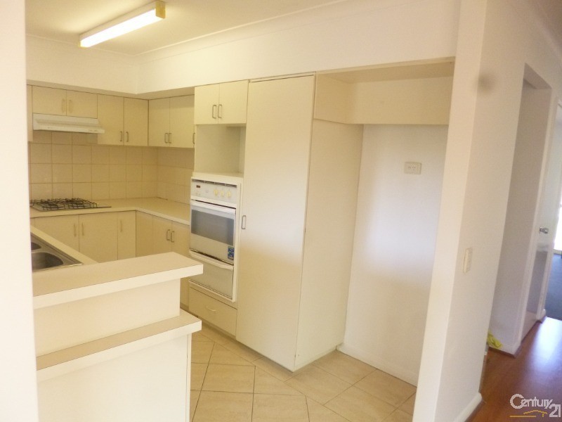 17 LAKEFRONT CIRCLE, The Vines WA 6069