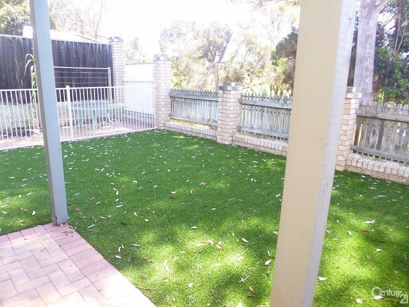17 LAKEFRONT CIRCLE, The Vines WA 6069