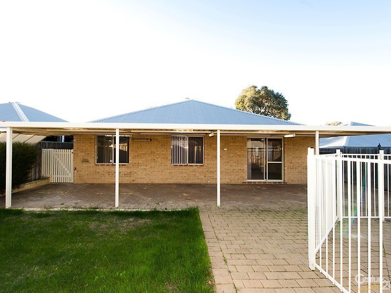 6 Karbar Pass, Ellenbrook WA 6069