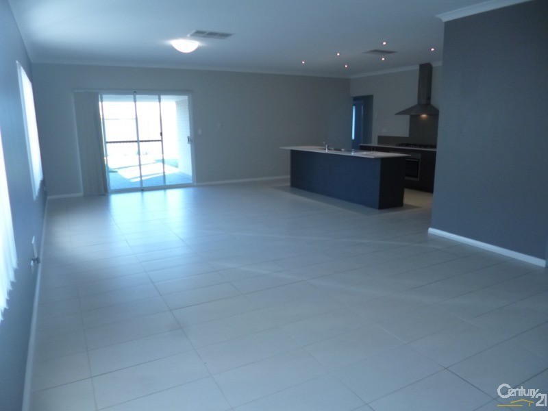10 Verbana Drive, Aveley WA 6069
