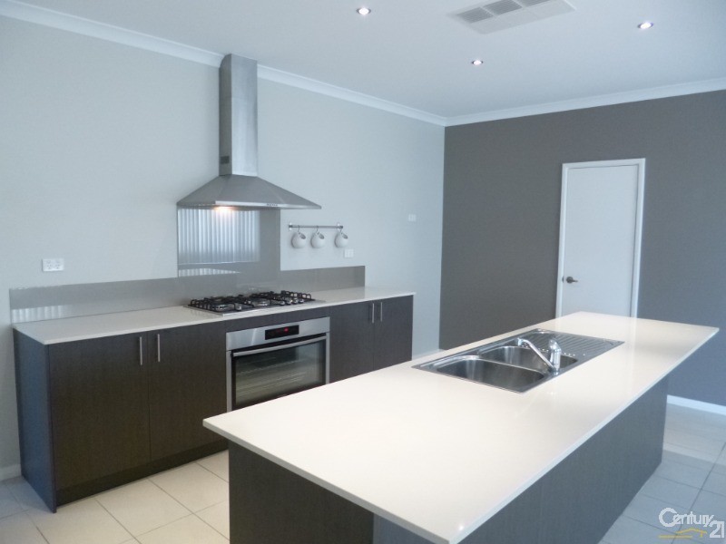 10 Verbana Drive, Aveley WA 6069
