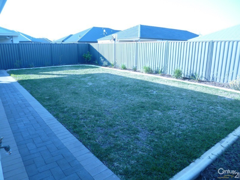 10 Verbana Drive, Aveley WA 6069
