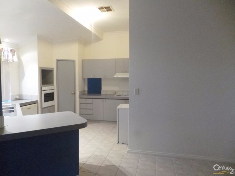 4 Maplewood Green, Ellenbrook WA 6069