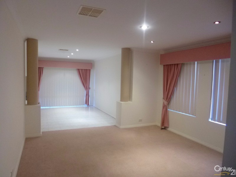 4 Maplewood Green, Ellenbrook WA 6069