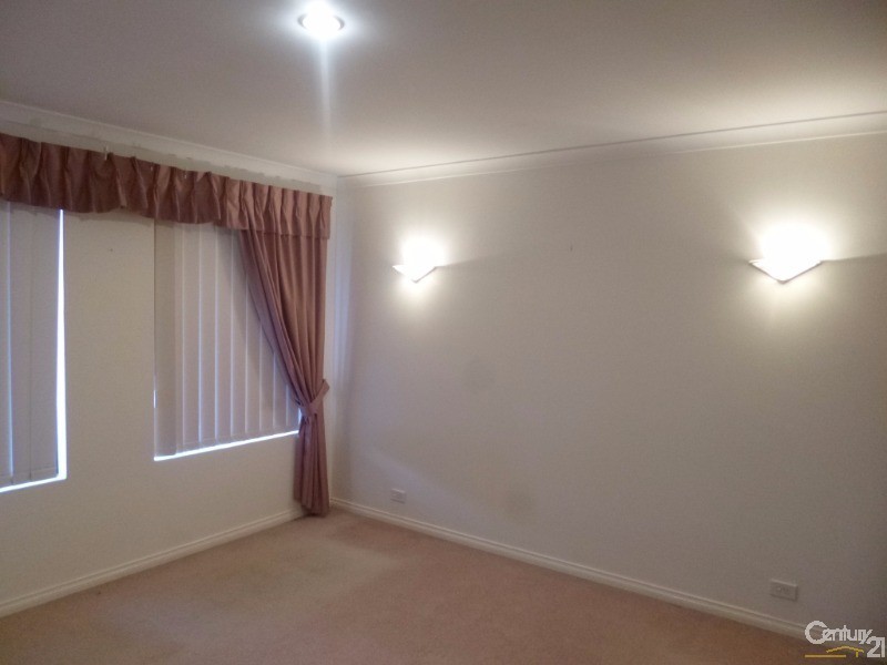 4 Maplewood Green, Ellenbrook WA 6069