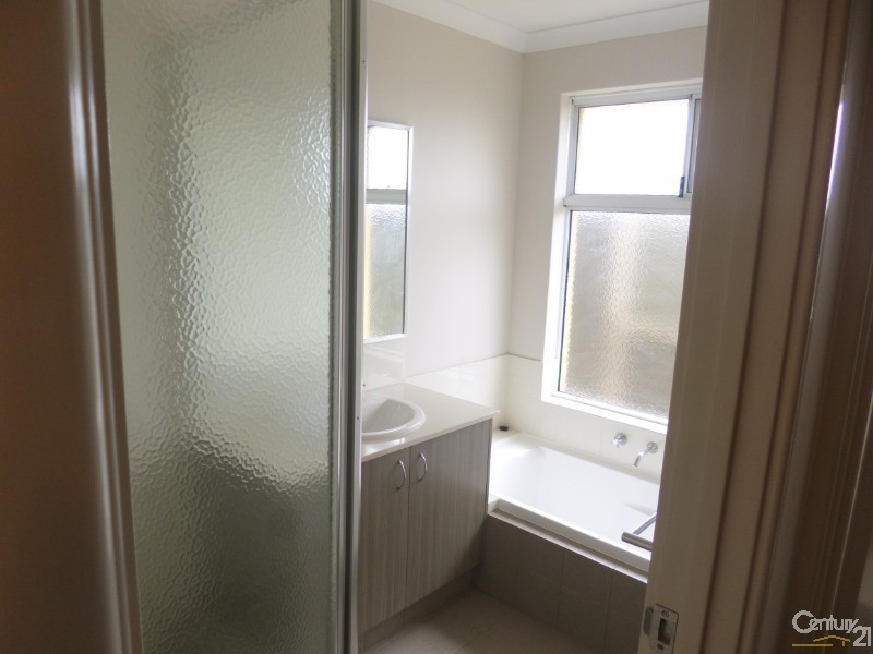 16 Holdsworth Avenue, Aveley WA 6069