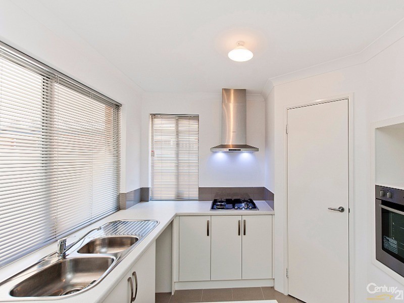 4/11 Hodnet Bend, The Vines WA 6069