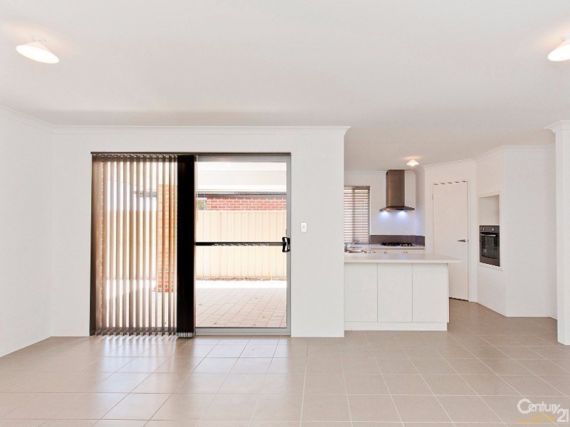 4/11 Hodnet Bend, The Vines WA 6069