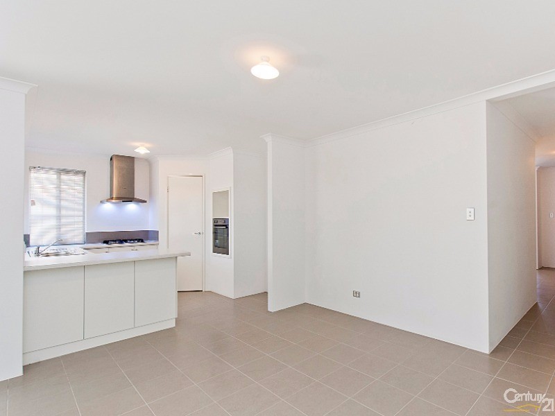 4/11 Hodnet Bend, The Vines WA 6069