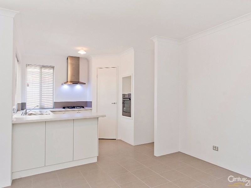 4/11 Hodnet Bend, The Vines WA 6069