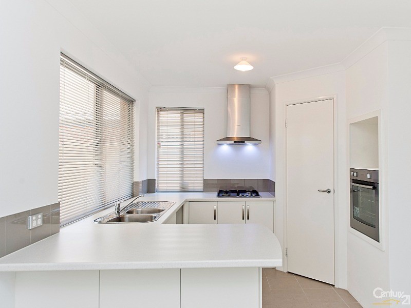 4/11 Hodnet Bend, The Vines WA 6069