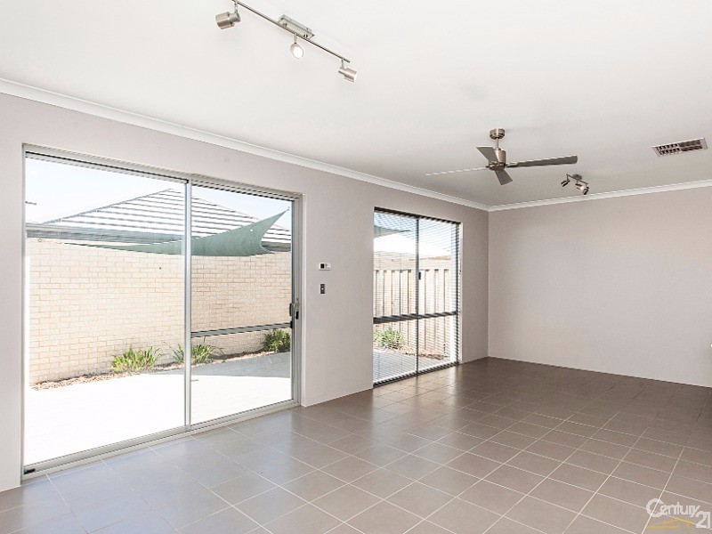 16 Minnie Lane, Ellenbrook WA 6069