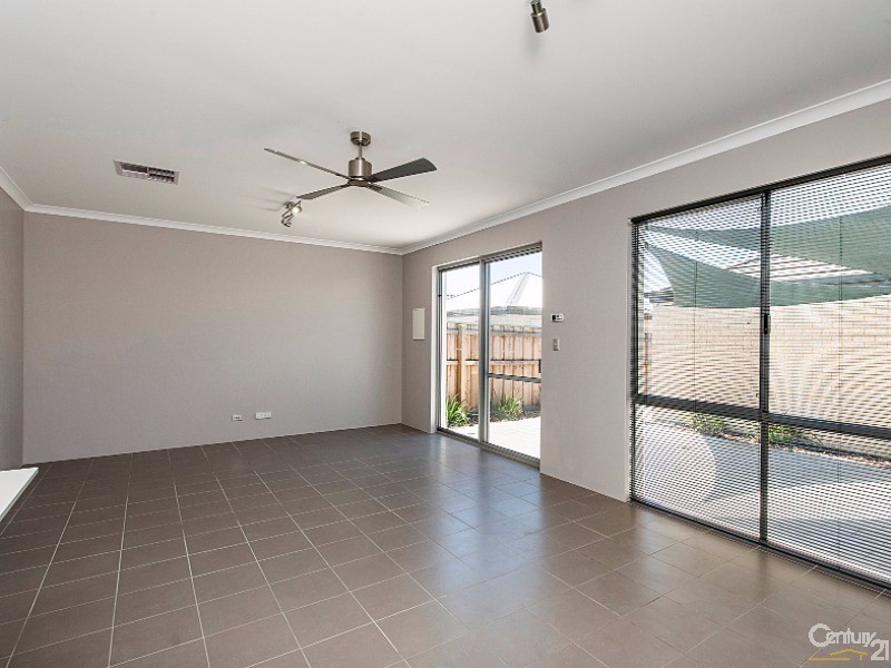 16 Minnie Lane, Ellenbrook WA 6069
