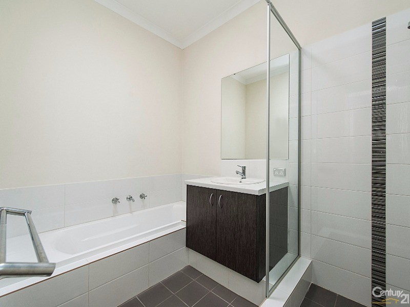 16 Minnie Lane, Ellenbrook WA 6069